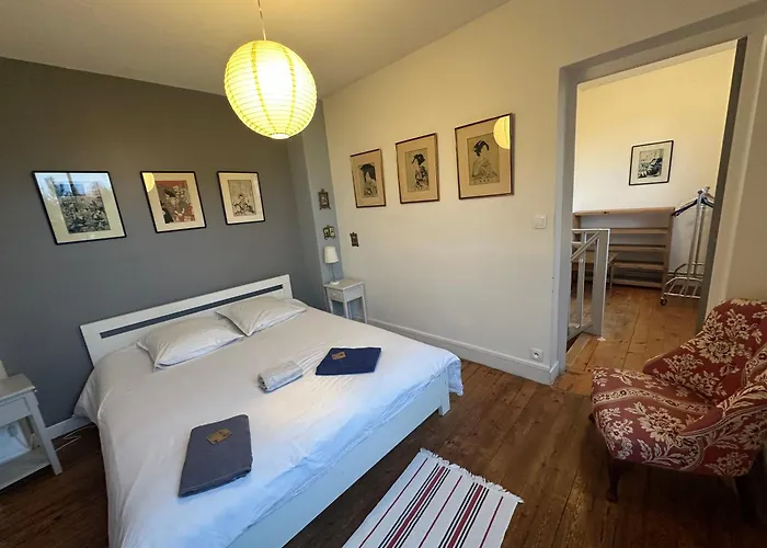 Rouen Eco Lodges Maison Entiere Avec Terrasse Dans Jardin Potager Piscine Parking